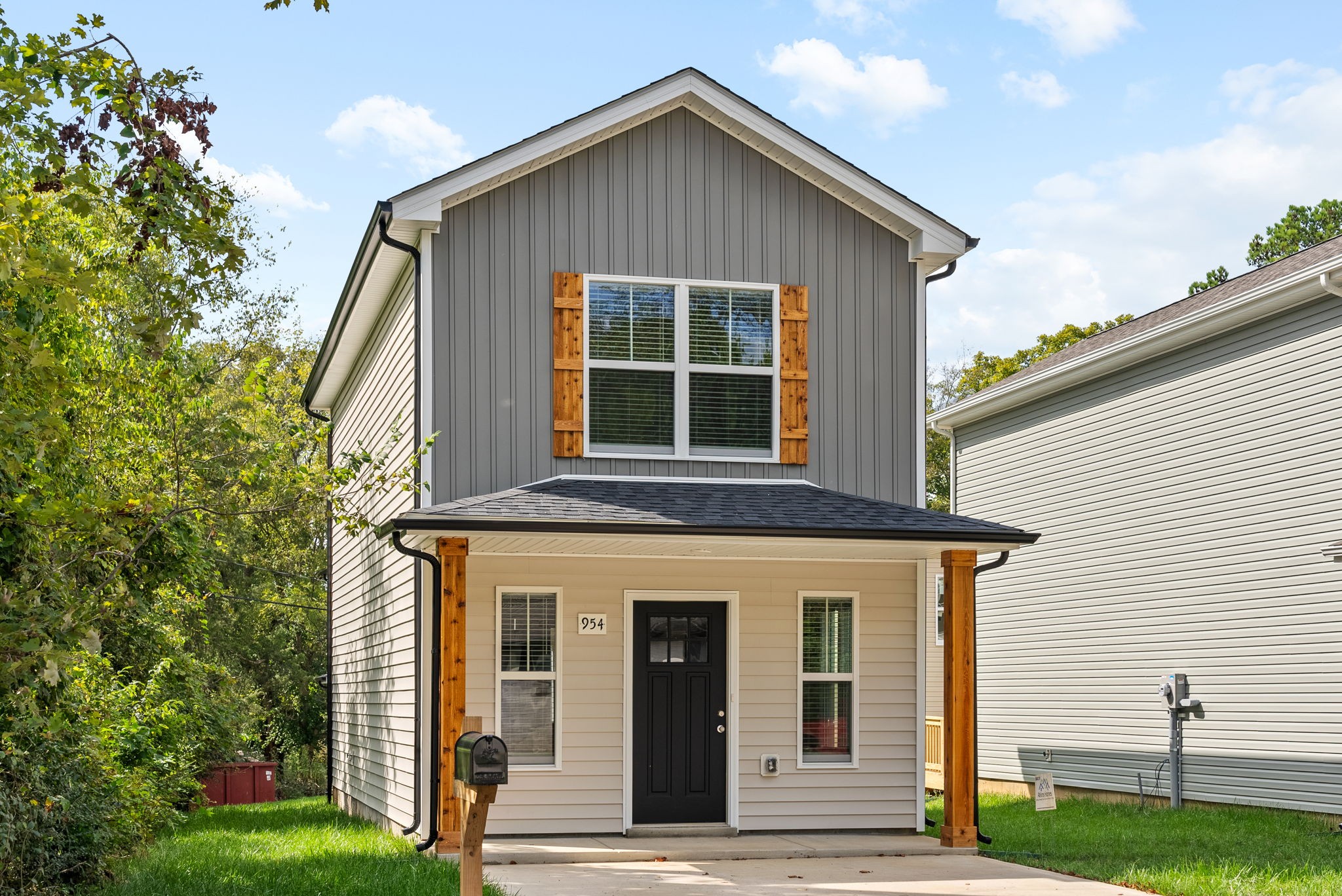 954 Richardson Street