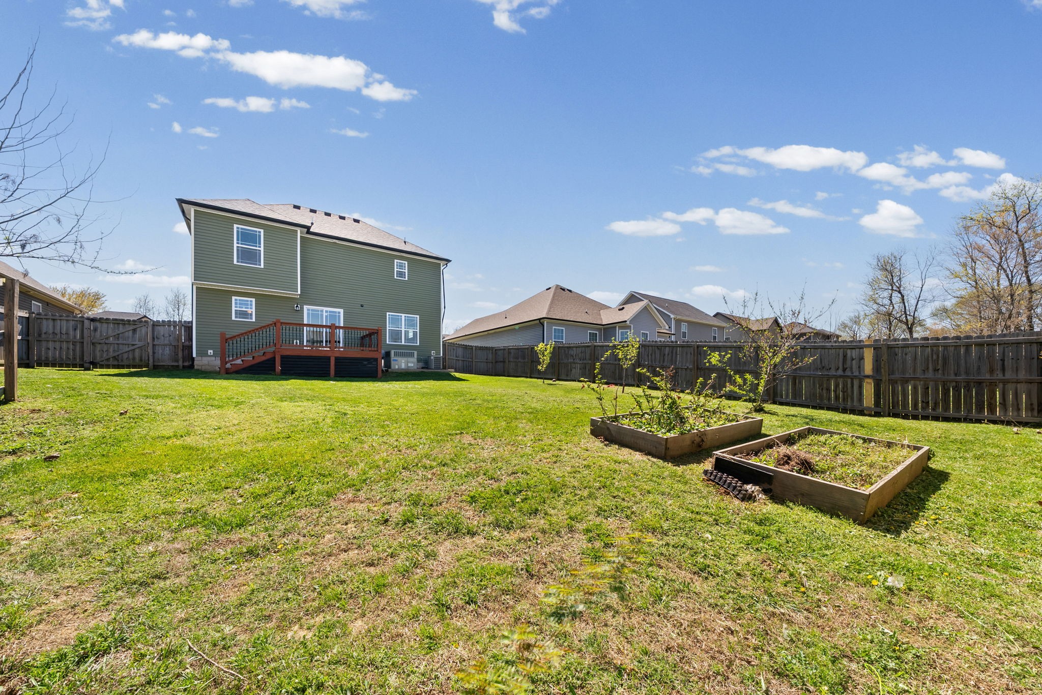 517 Sourwood Dr