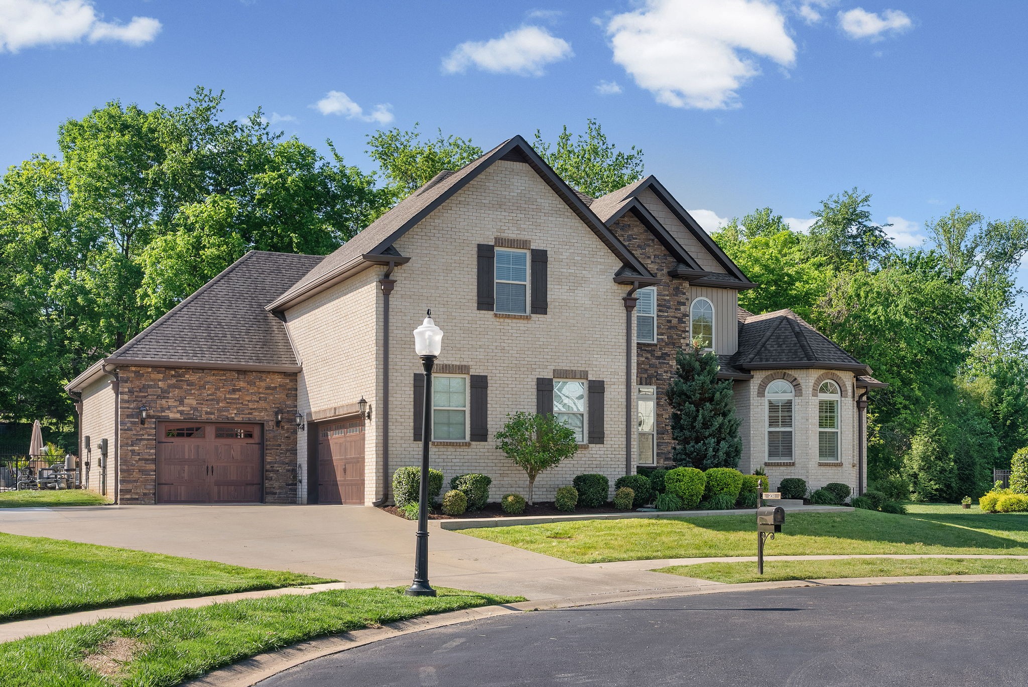 251 Harrowgate Dr