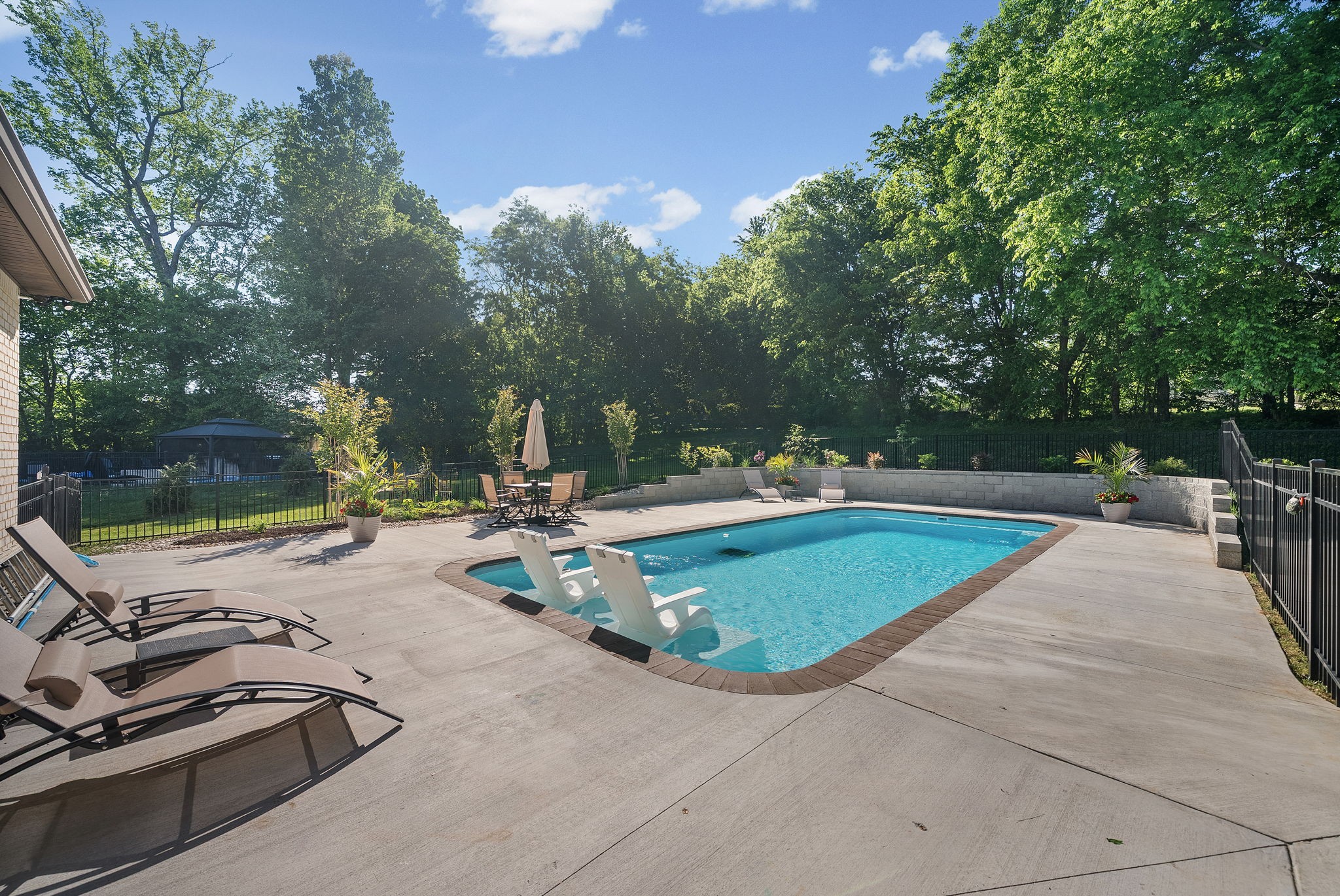 251 Harrowgate Dr