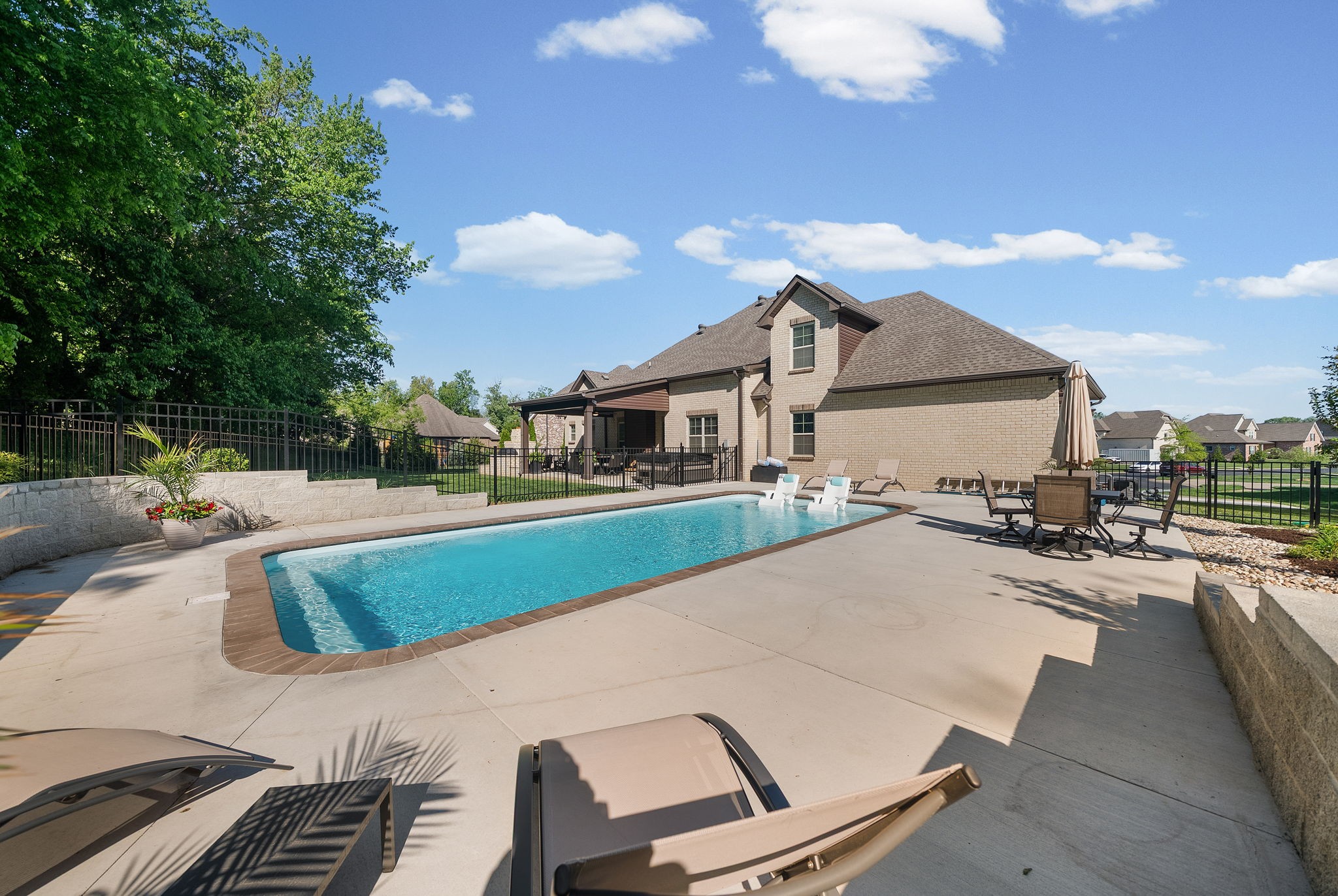 251 Harrowgate Dr