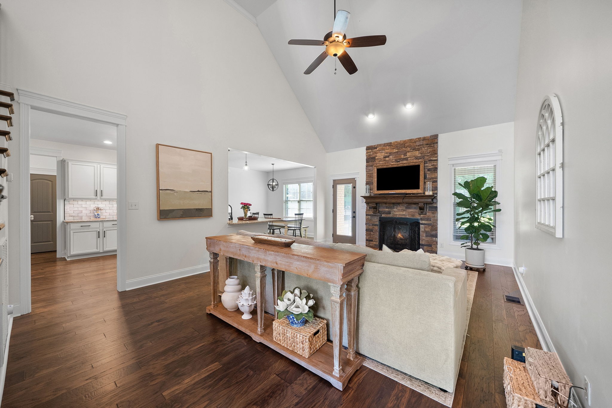 251 Harrowgate Dr