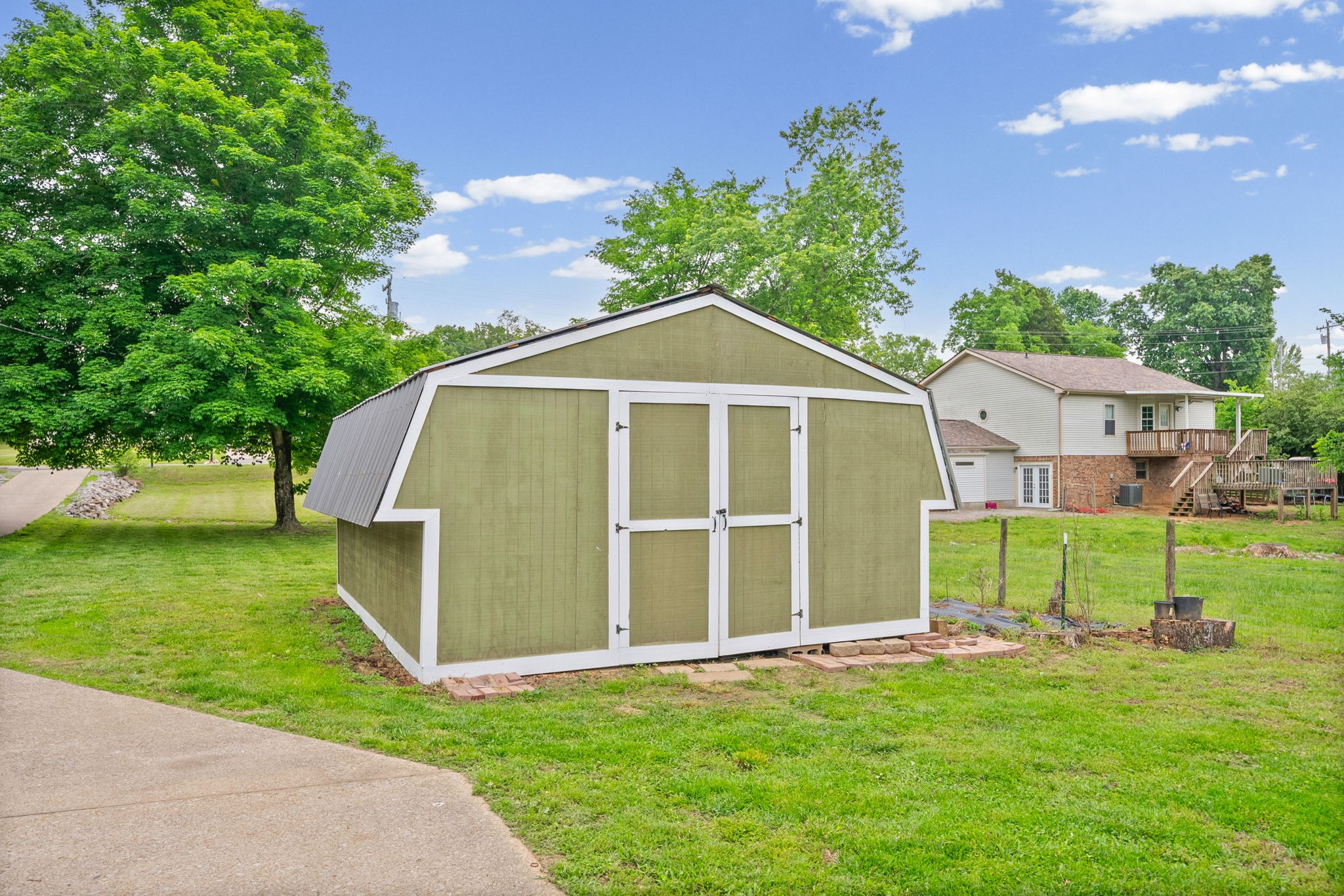 4834 Woodrow Rd