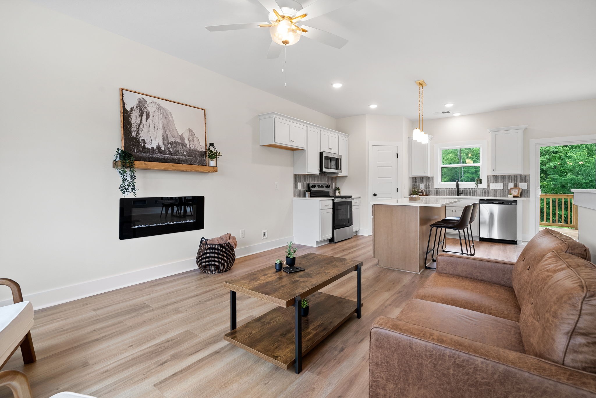 201 Dewberry Ct