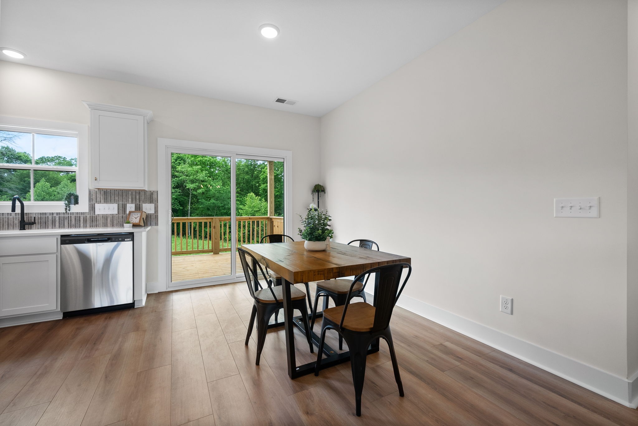 201 Dewberry Ct