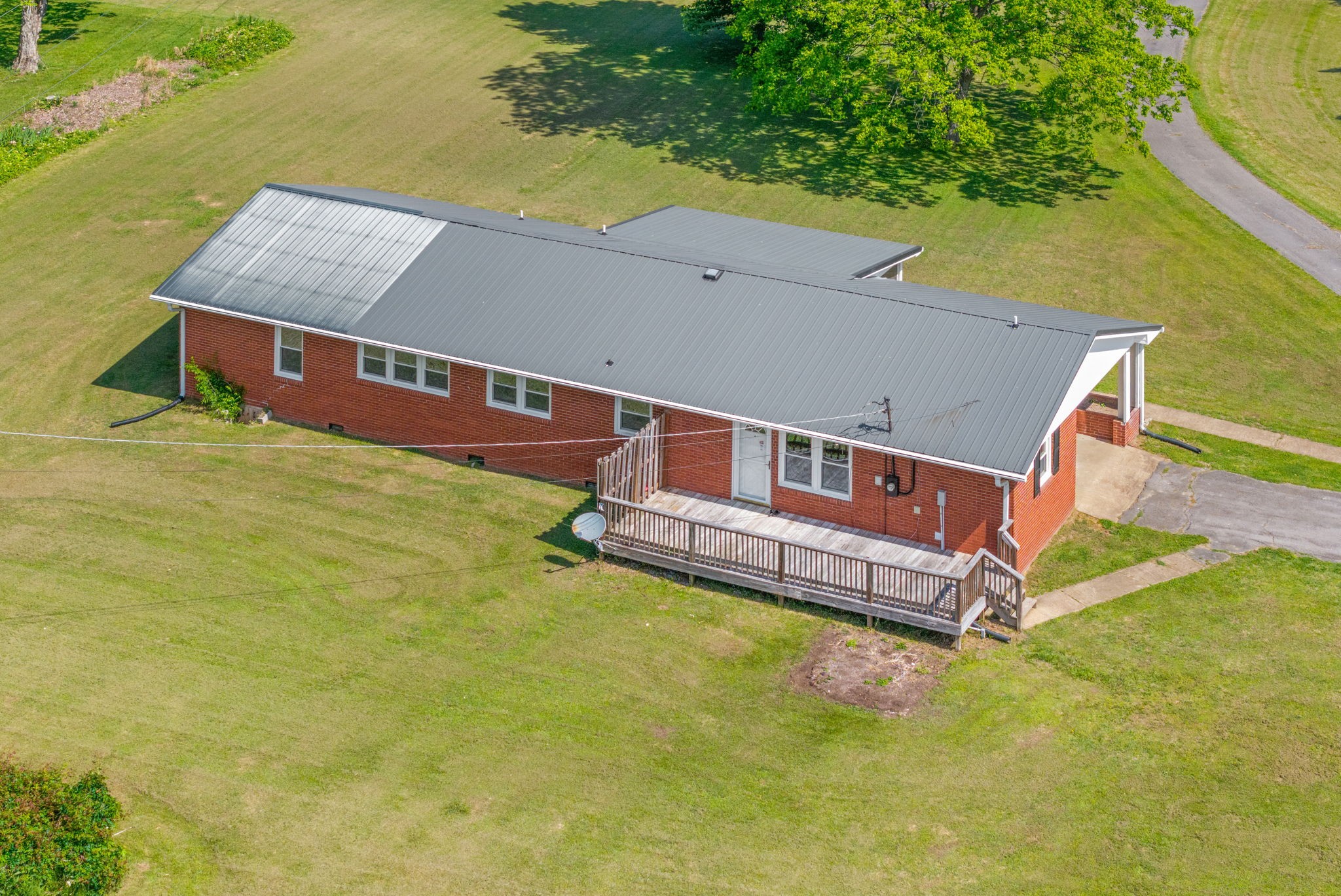 3824 Oakwood Rd