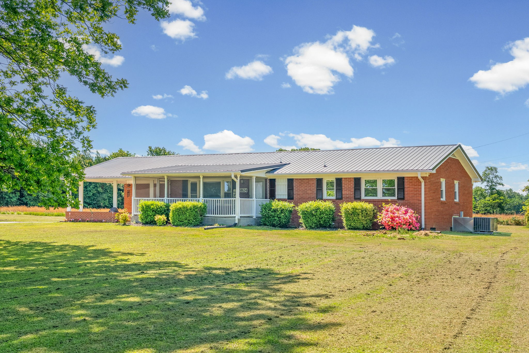 3824 Oakwood Rd