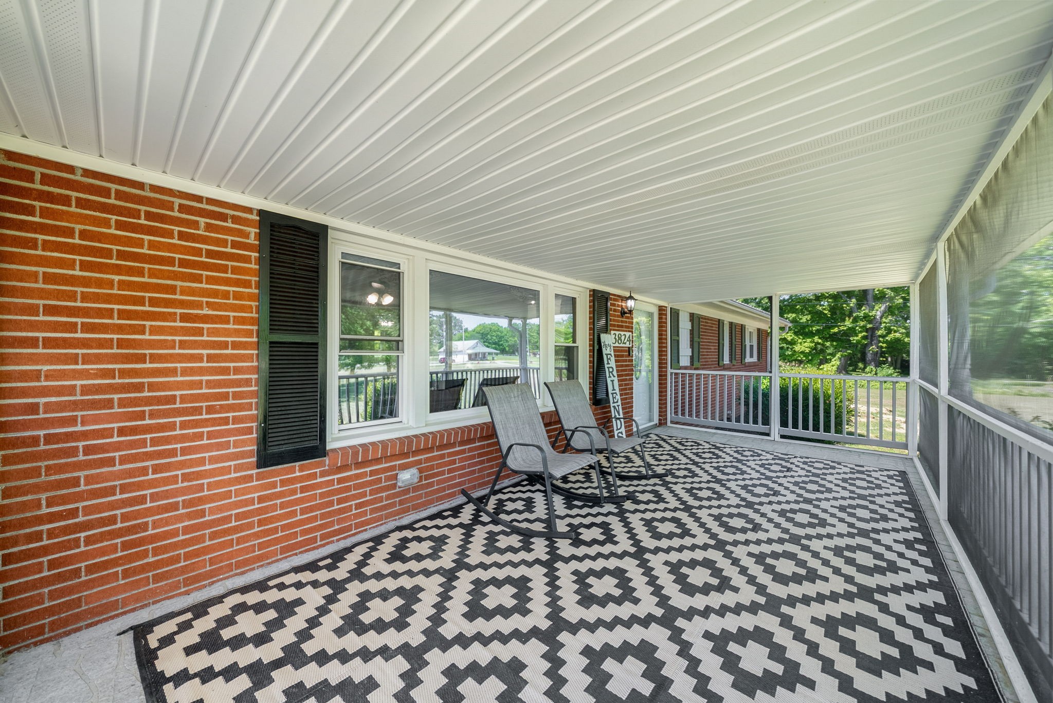 3824 Oakwood Rd
