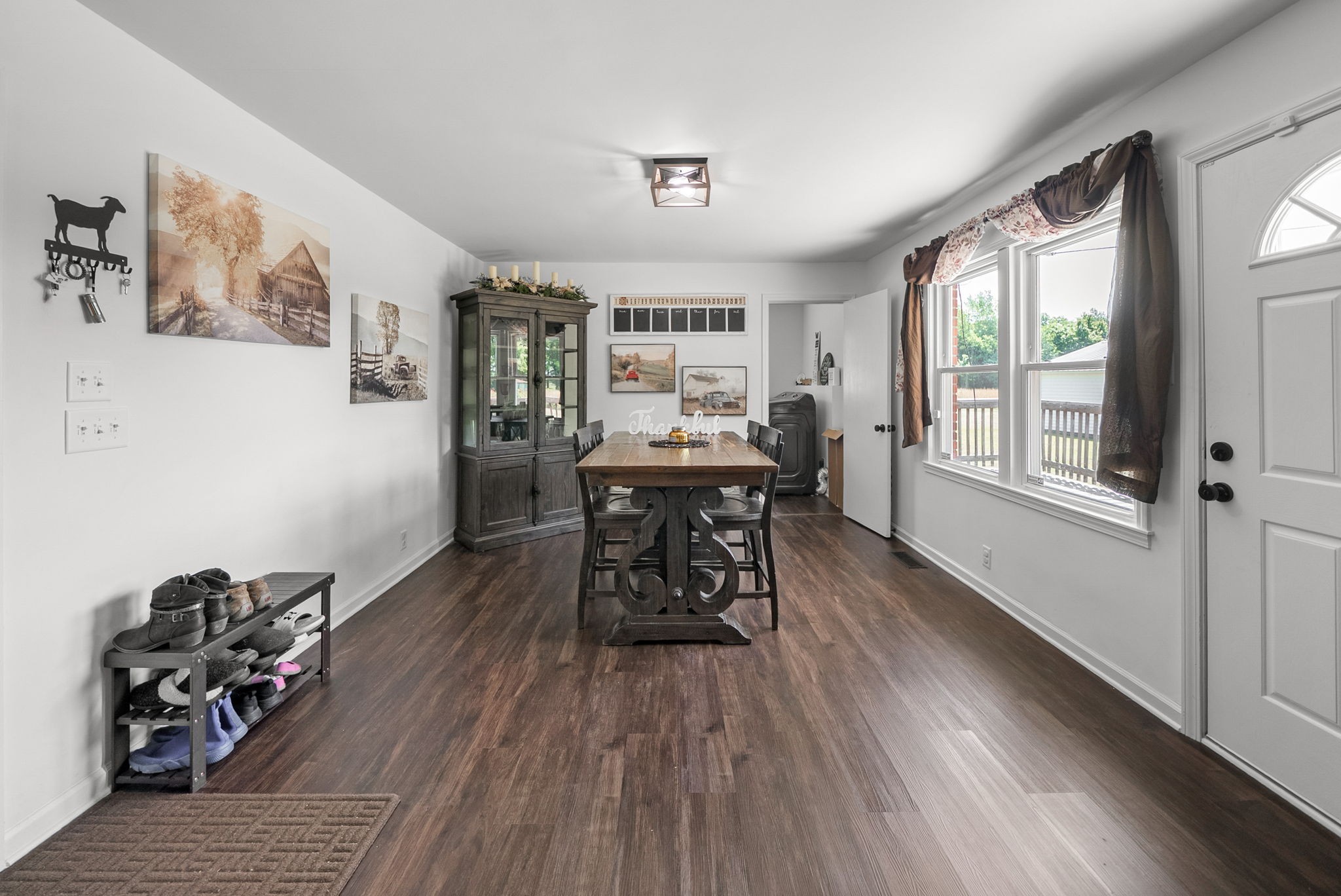 3824 Oakwood Rd