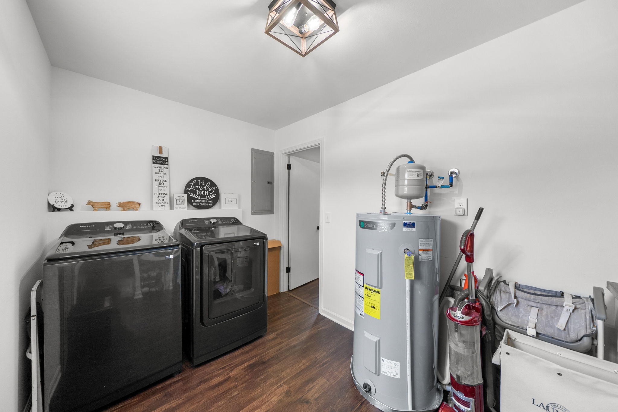 3824 Oakwood Rd
