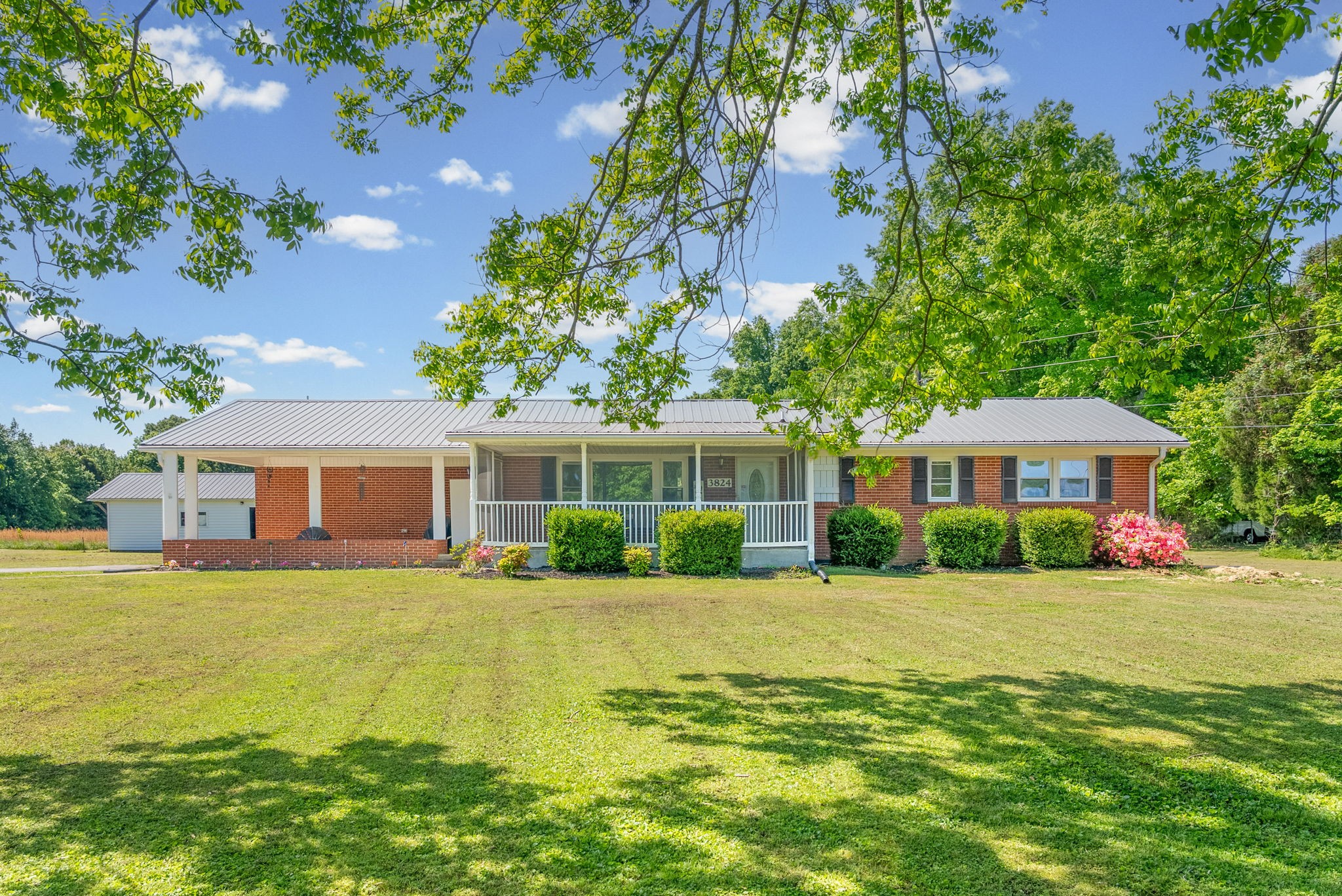 3824 Oakwood Rd