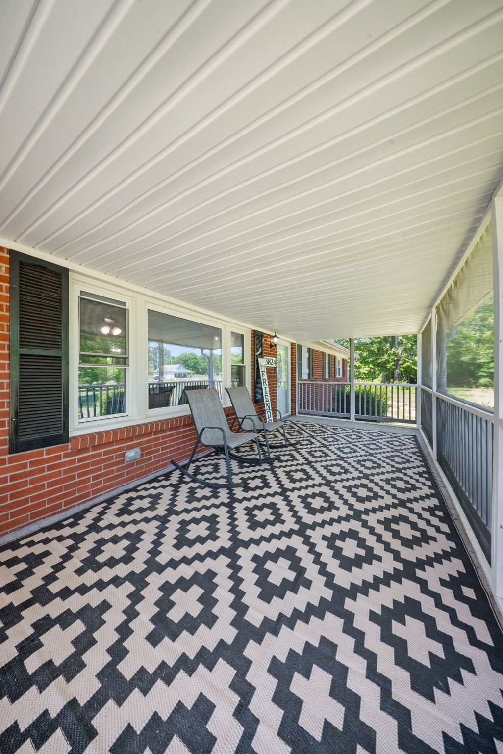 3824 Oakwood Rd