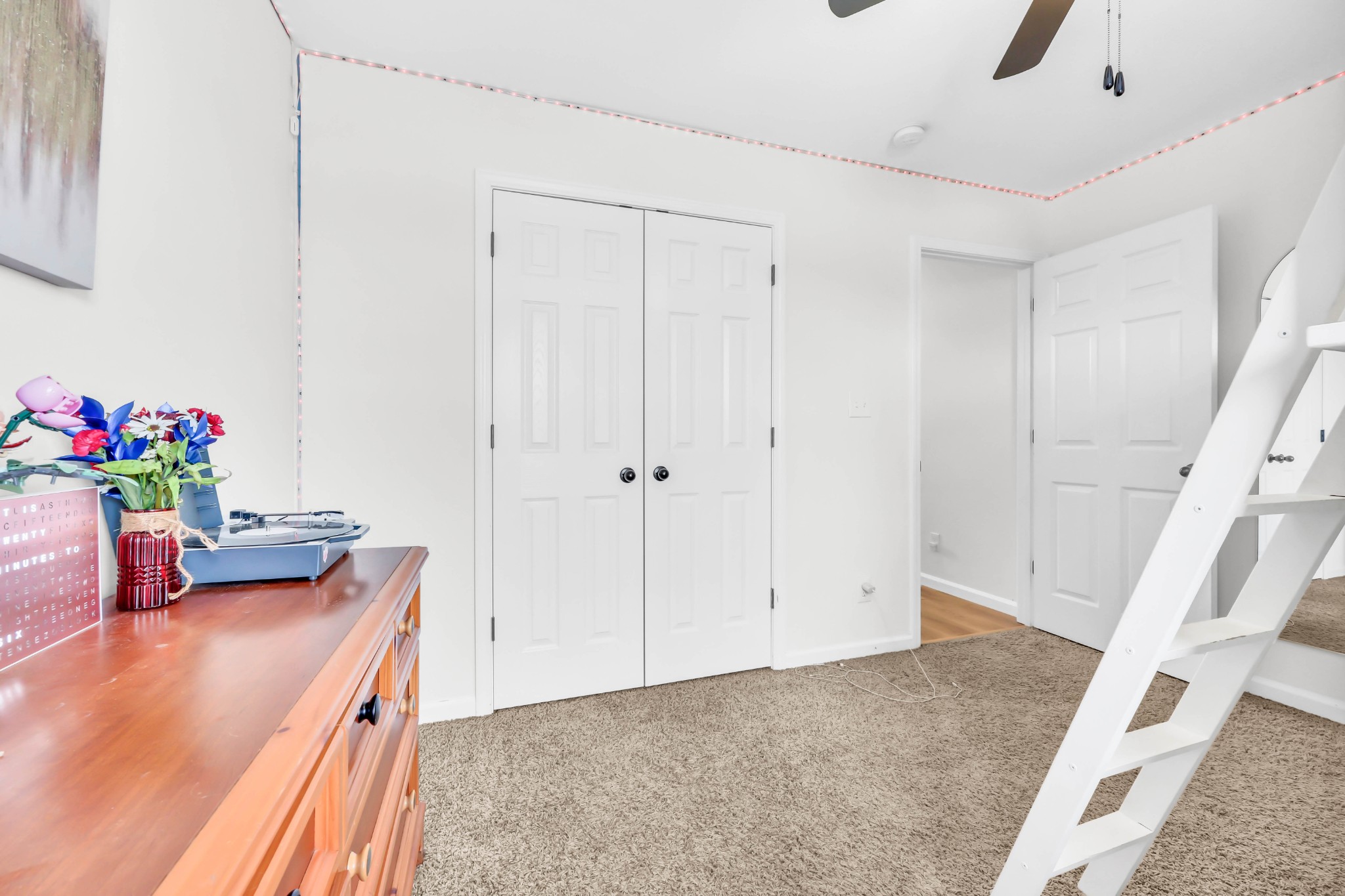 1436 RUSTYS LANE