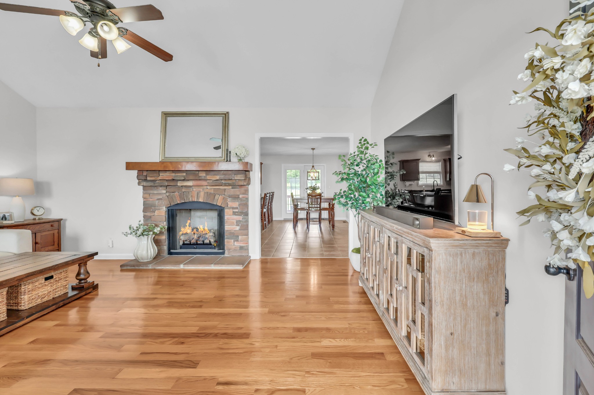 1436 RUSTYS LANE