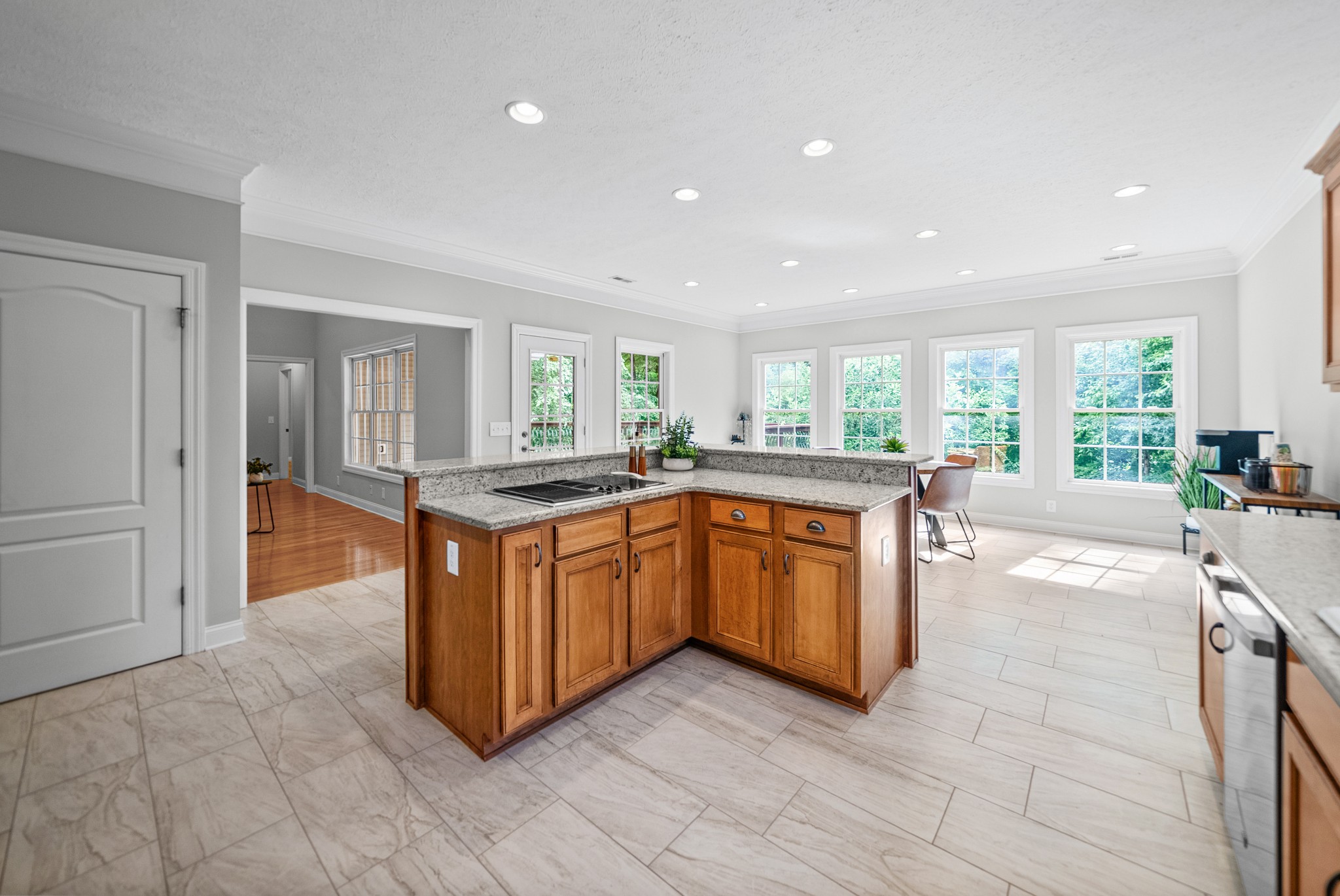 245 Cullom Way