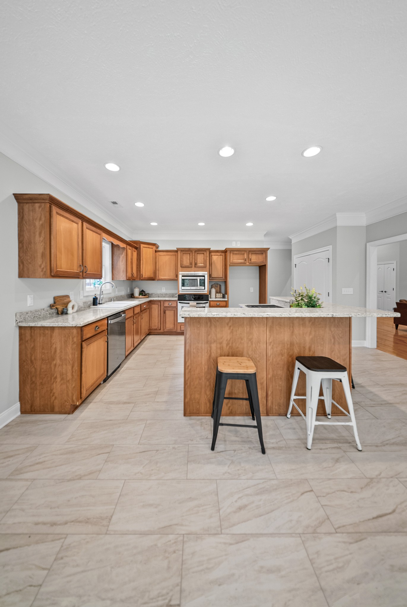 245 Cullom Way