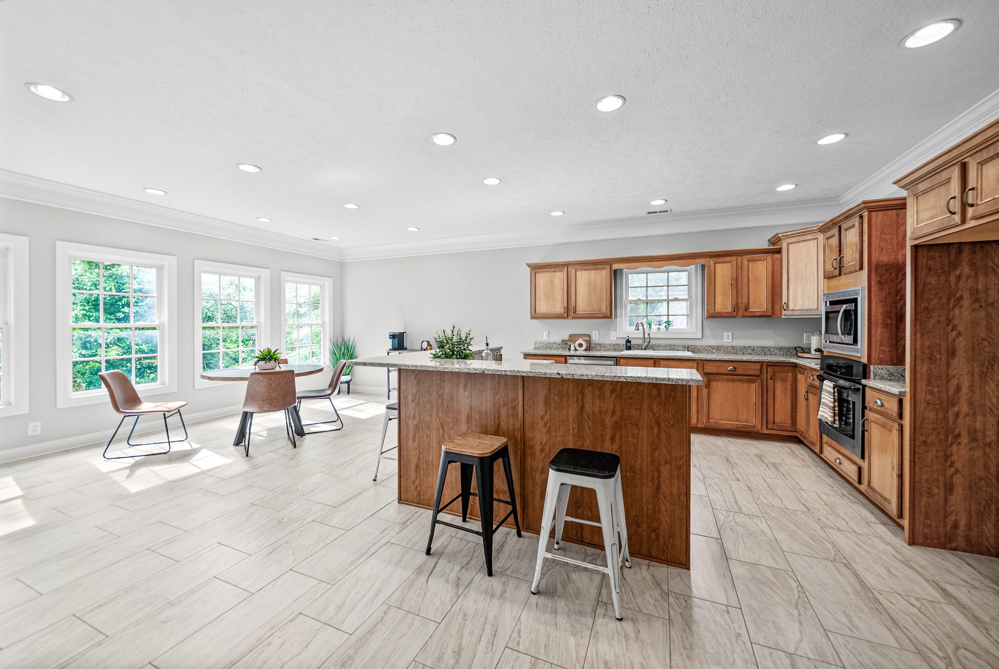 245 Cullom Way