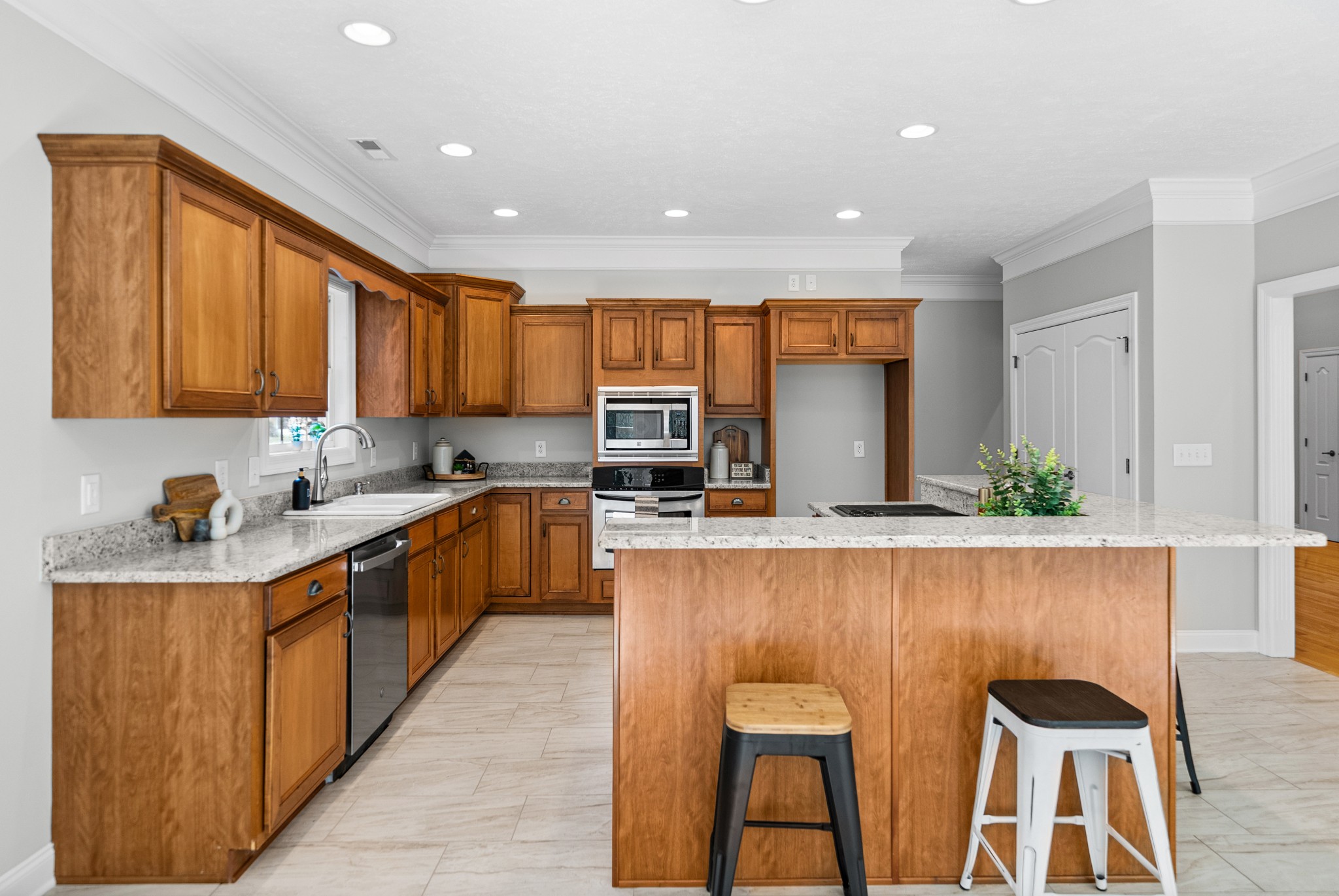 245 Cullom Way