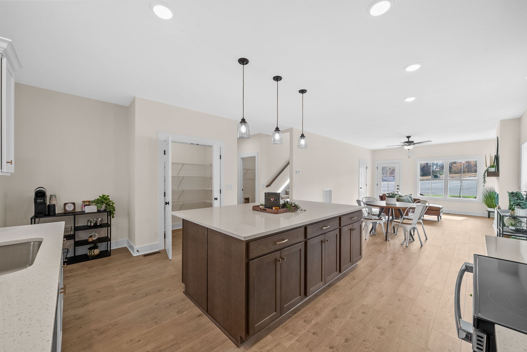 194 Dewberry Ct