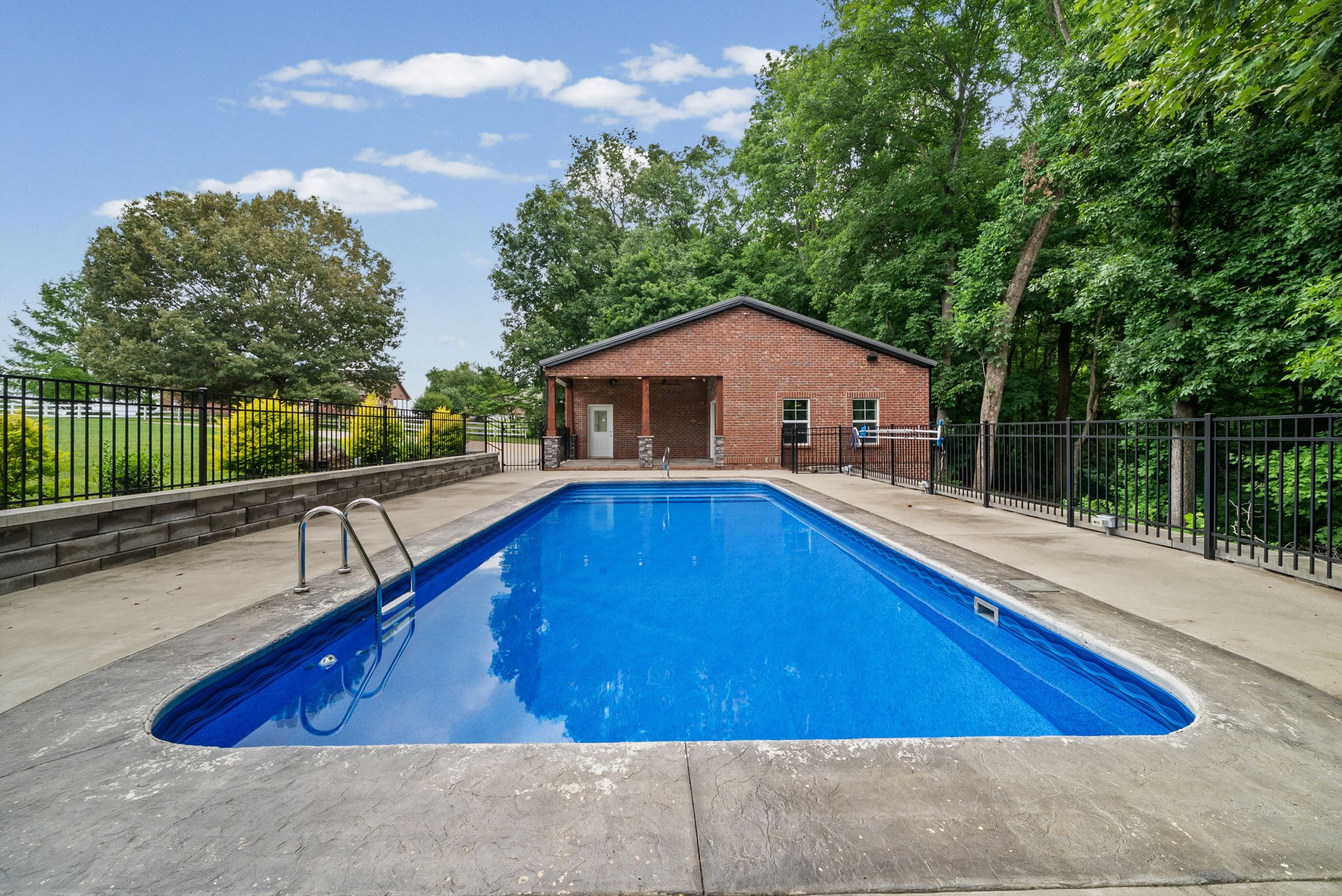 635 Mobley Rd