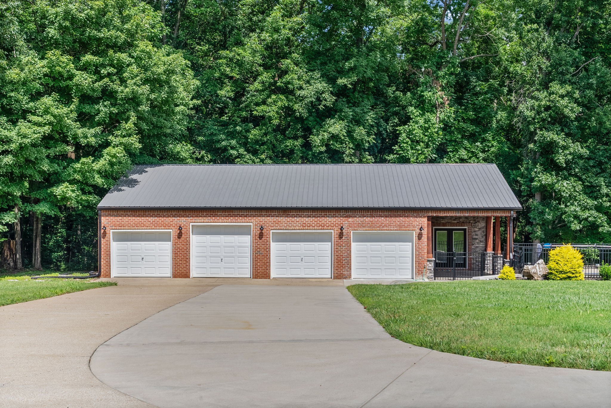 635 Mobley Rd