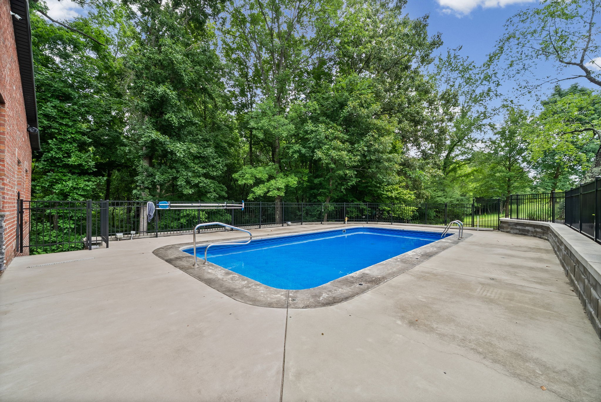 635 Mobley Rd