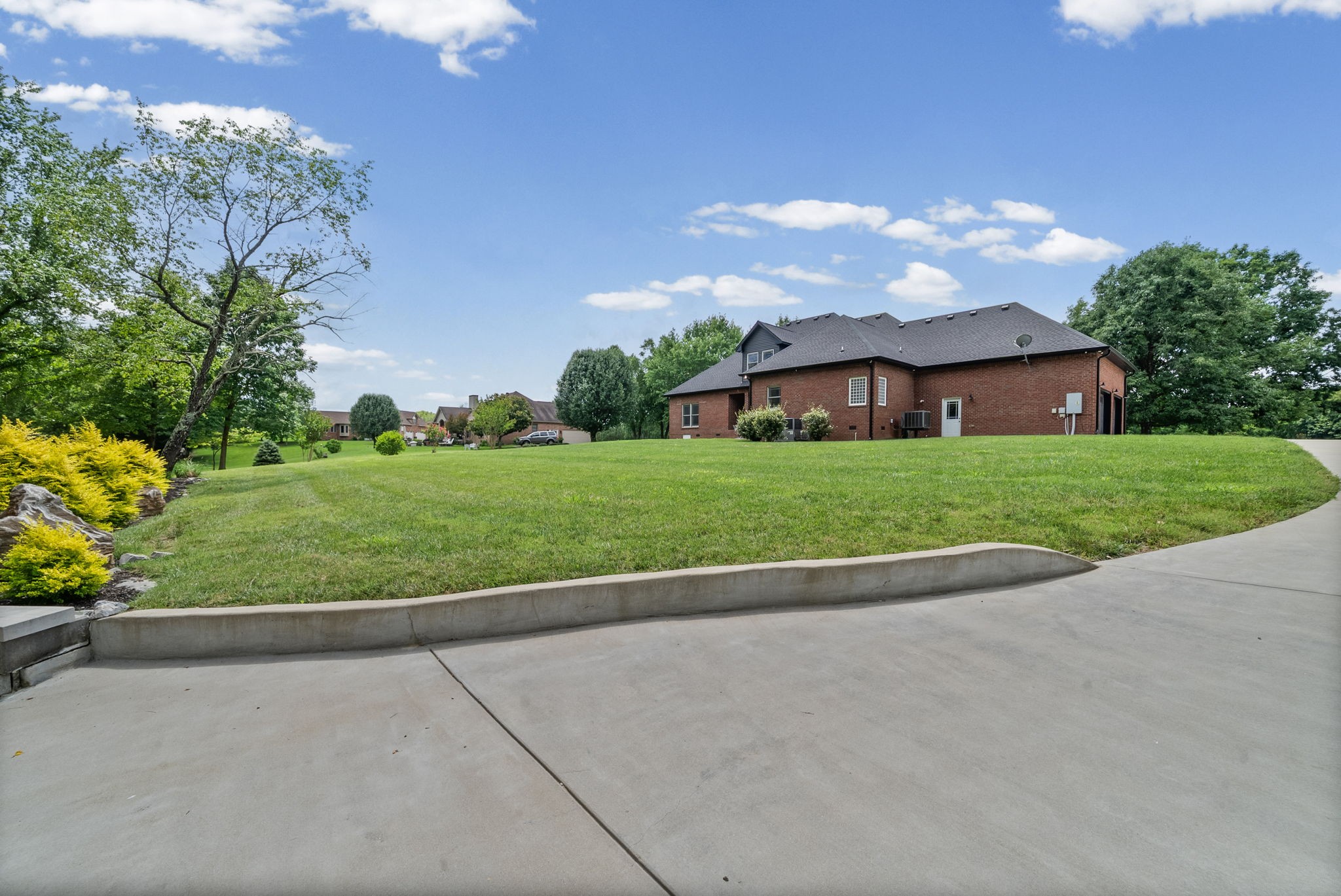 635 Mobley Rd