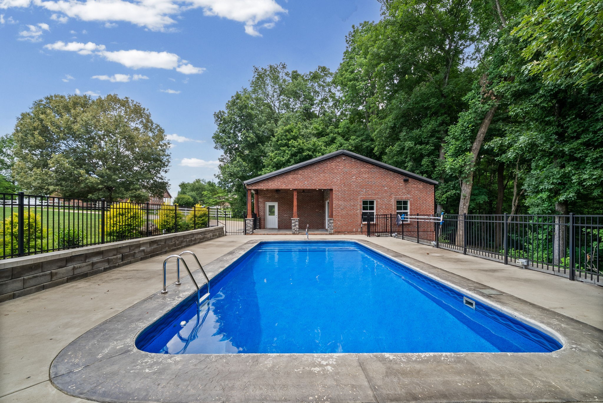 635 Mobley Rd