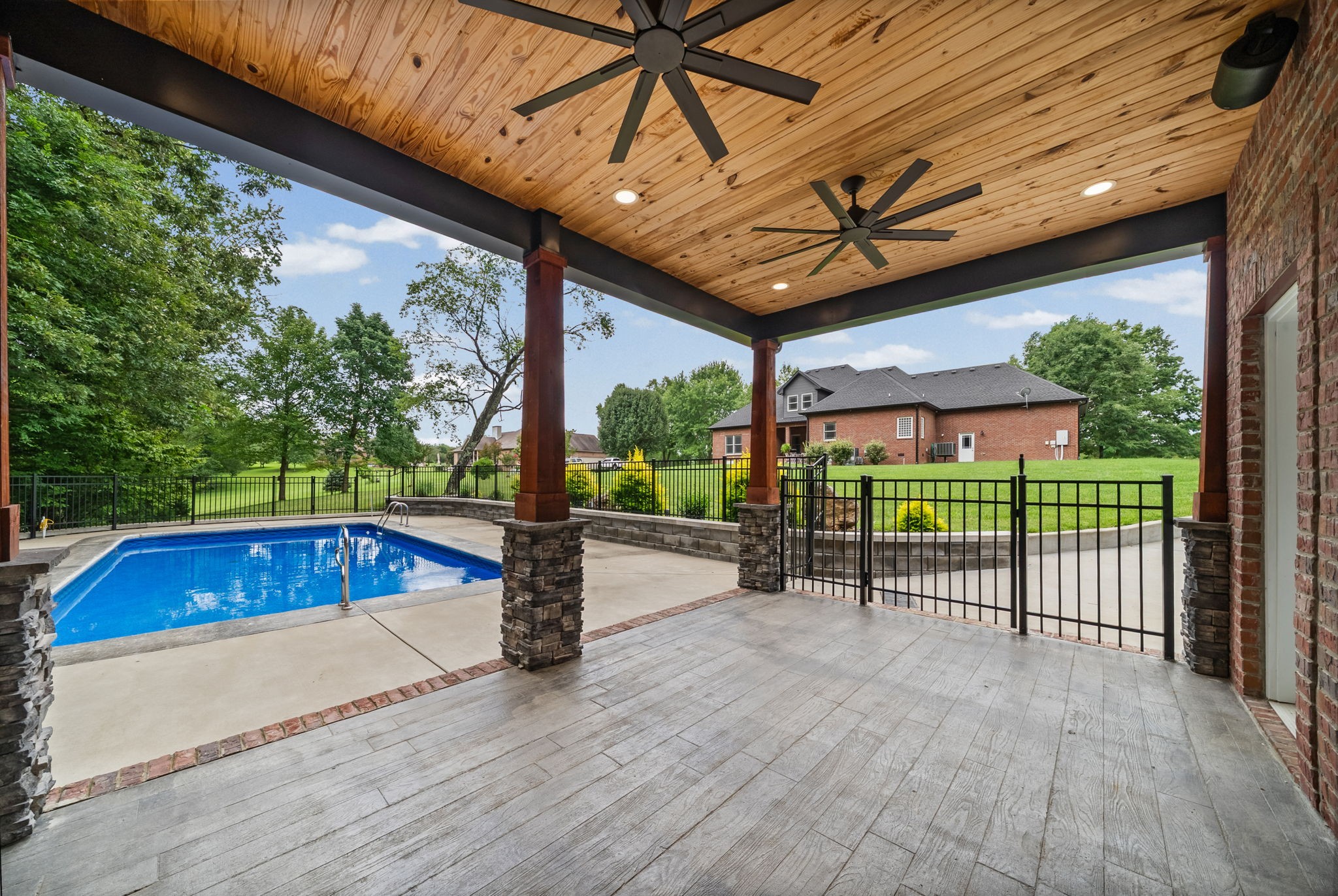 635 Mobley Rd