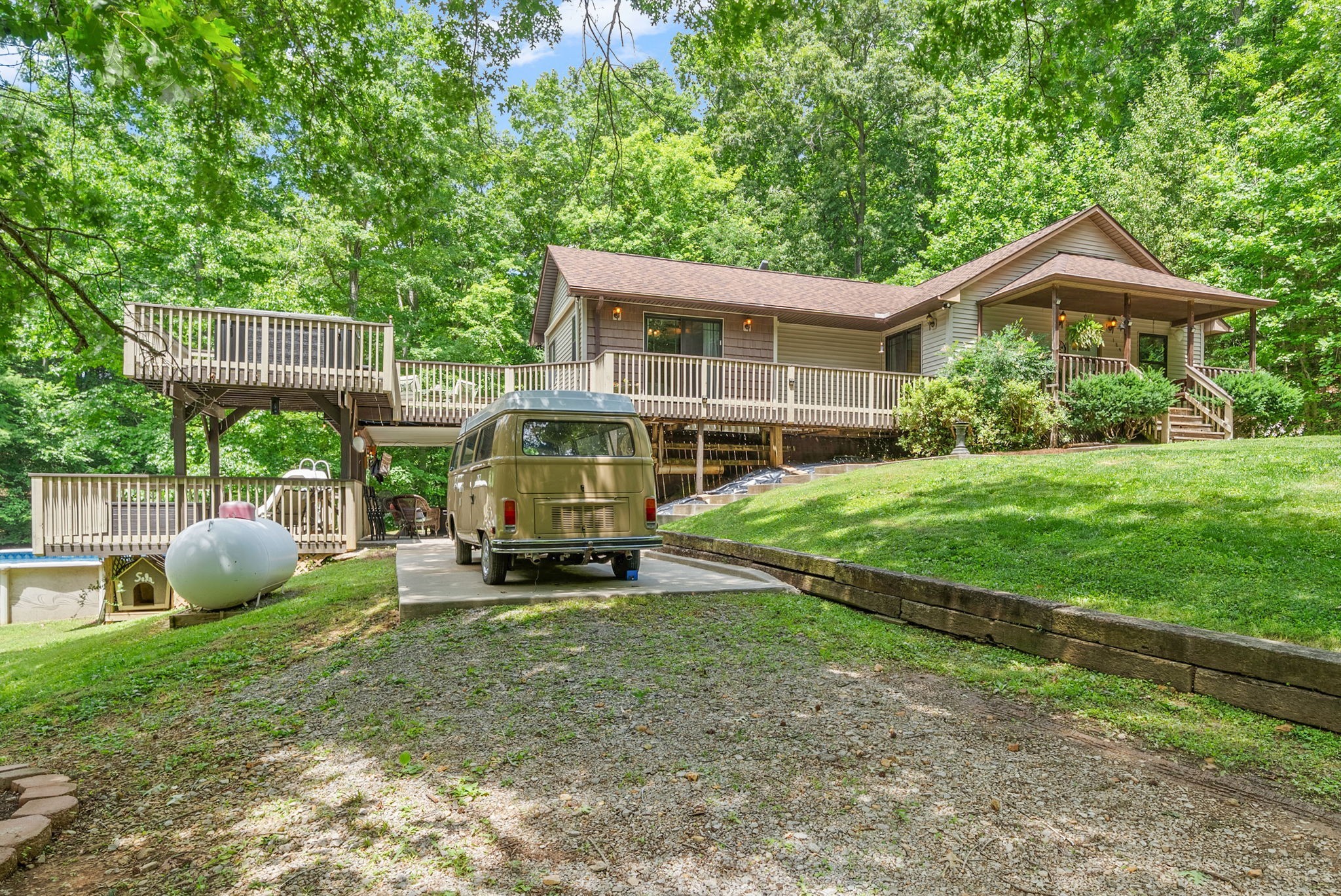 1844 Hogue Rd
