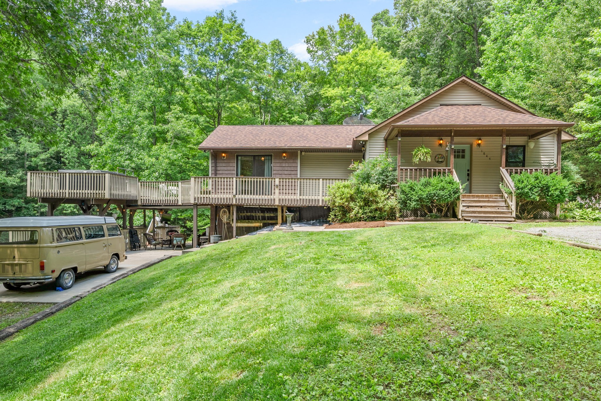 1844 Hogue Rd