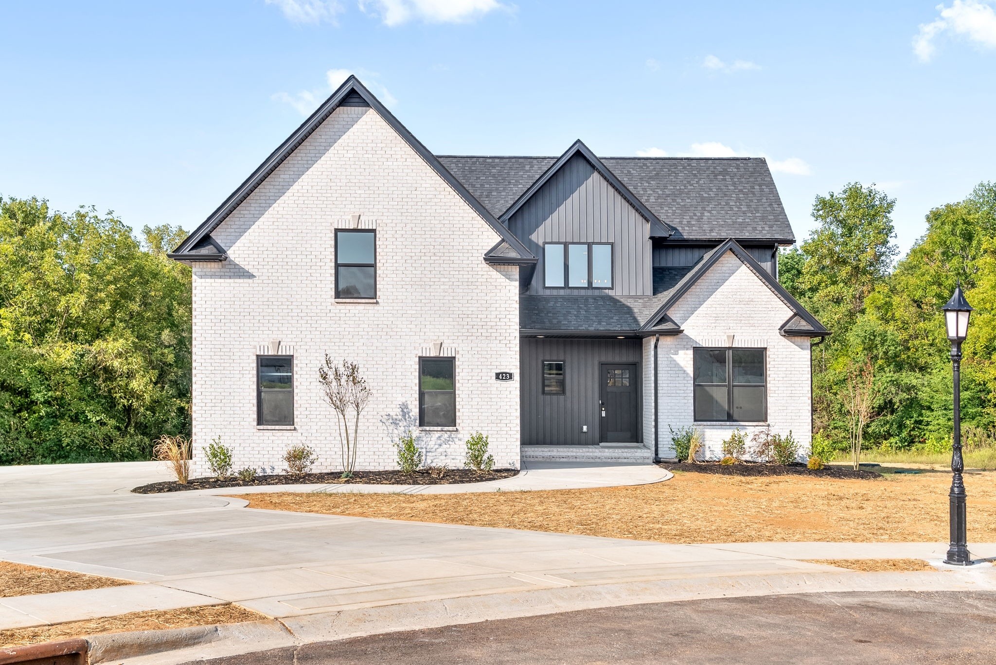 5028 Royal View Way