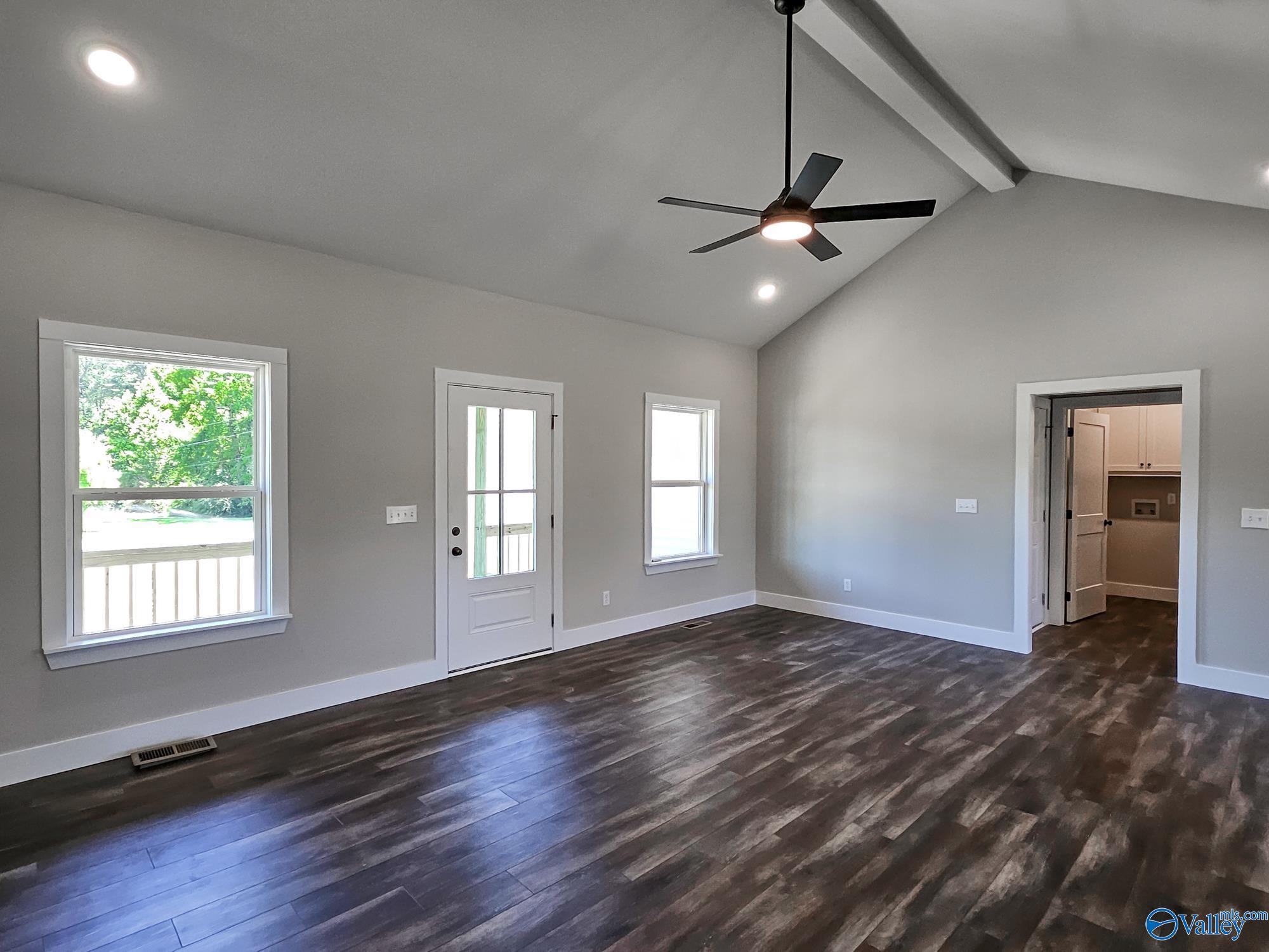 6067 County Road 1763 B