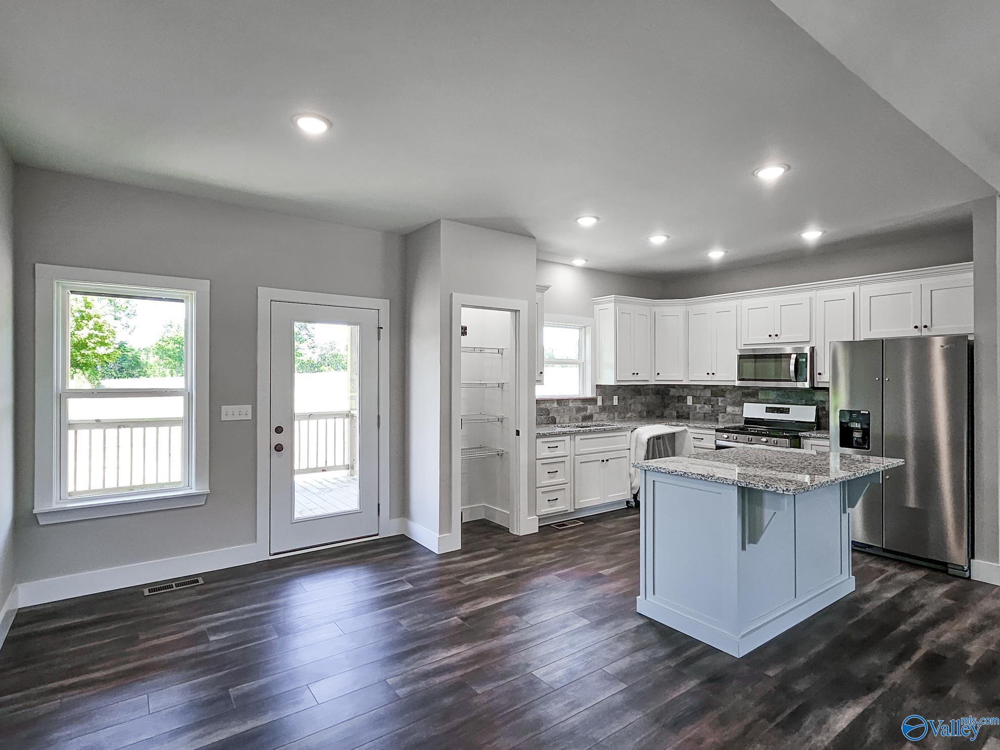 6067 County Road 1763 B