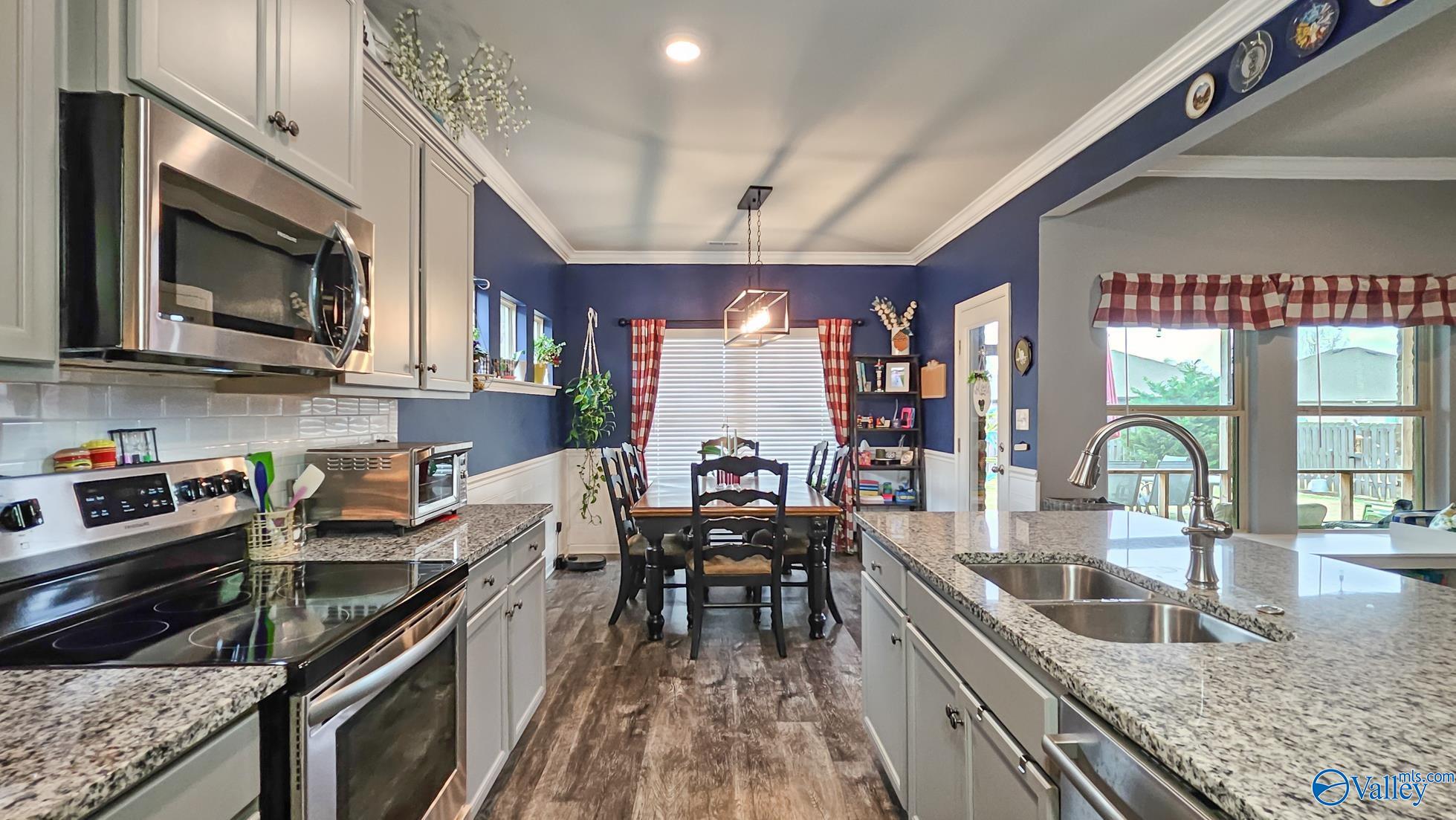 106 Sunlit Grove Drive