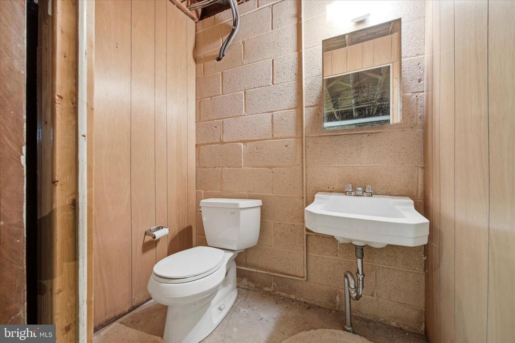 1369 PIEDMONT DRIVE