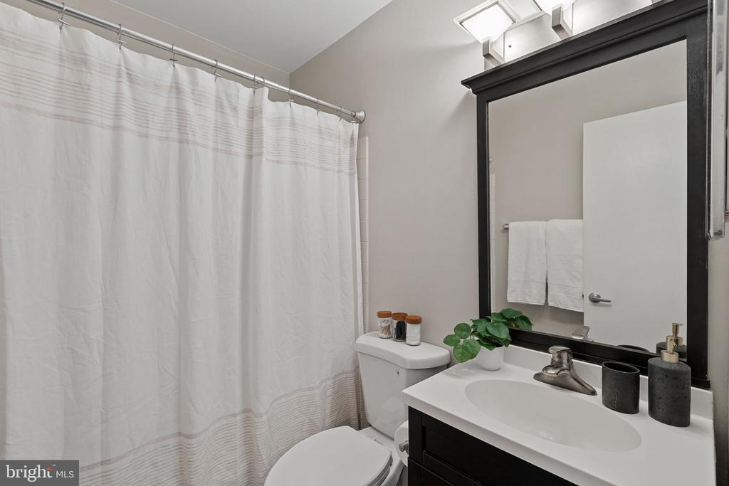 297 SUMMIT HOUSE Unit: 297