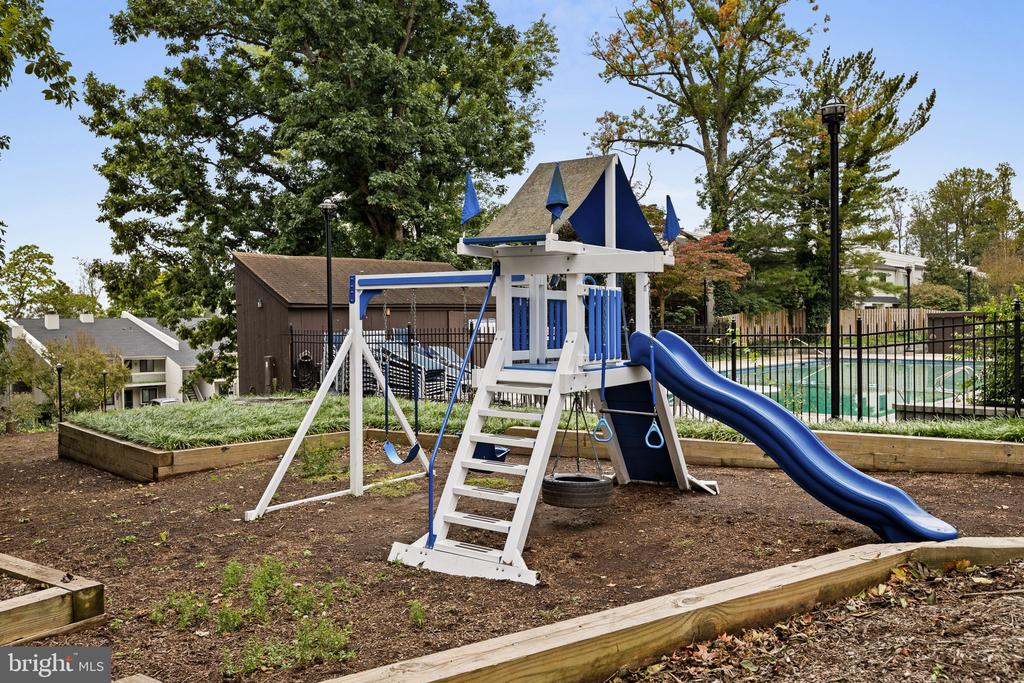 297 SUMMIT HOUSE Unit: 297