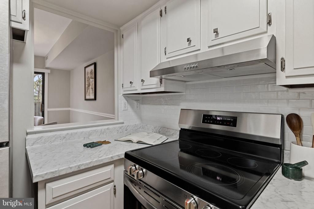 297 SUMMIT HOUSE Unit: 297