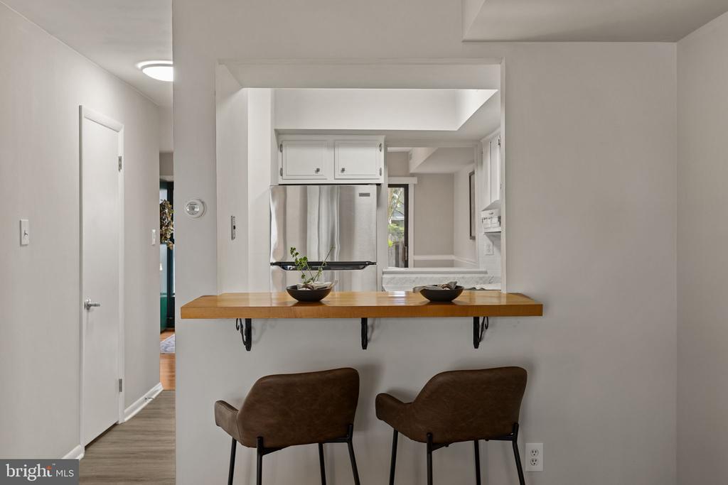 297 SUMMIT HOUSE Unit: 297
