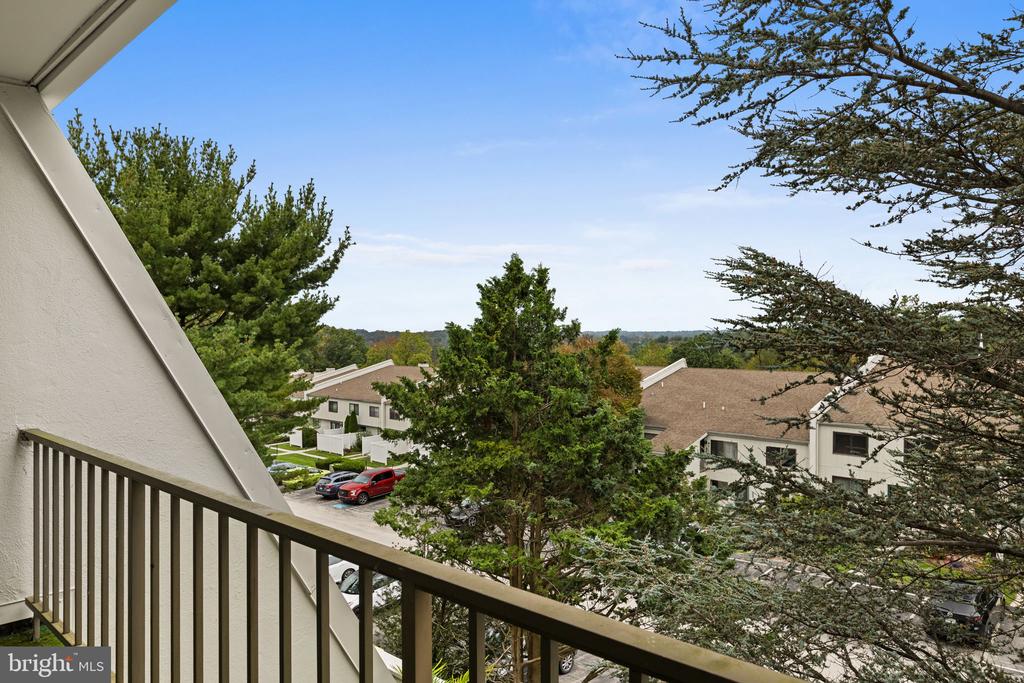 297 SUMMIT HOUSE Unit: 297