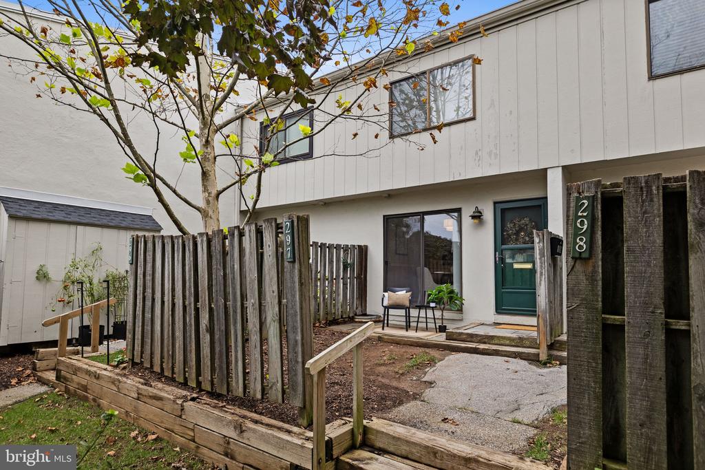 297 SUMMIT HOUSE Unit: 297