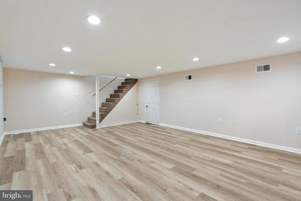38 Barbara Dr