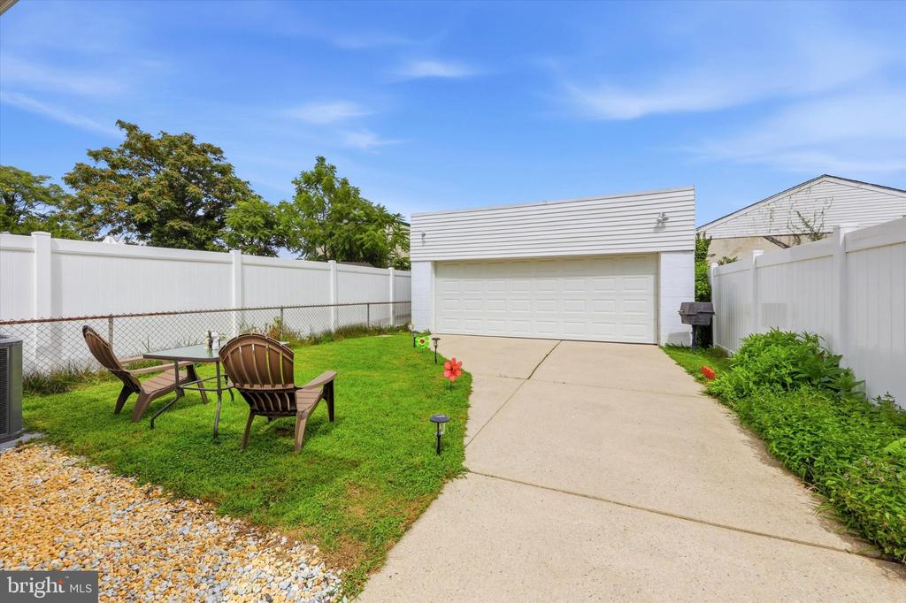 411 CROTZER AVENUE