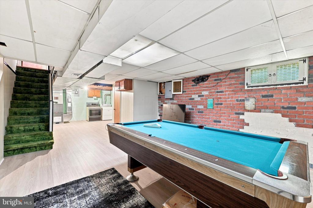 411 CROTZER AVENUE