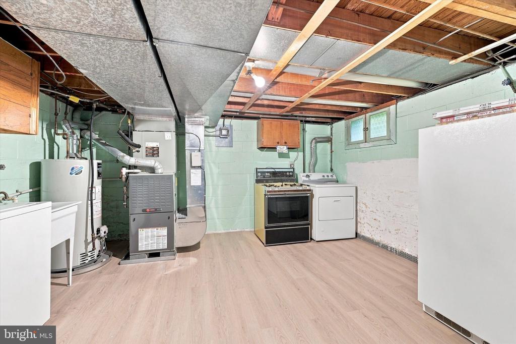 411 CROTZER AVENUE