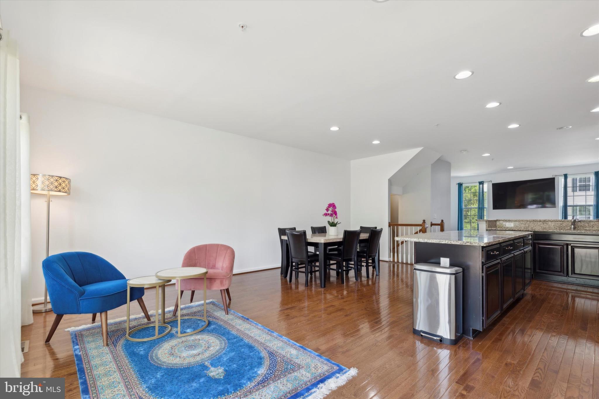 264 MacDonald Ave #20