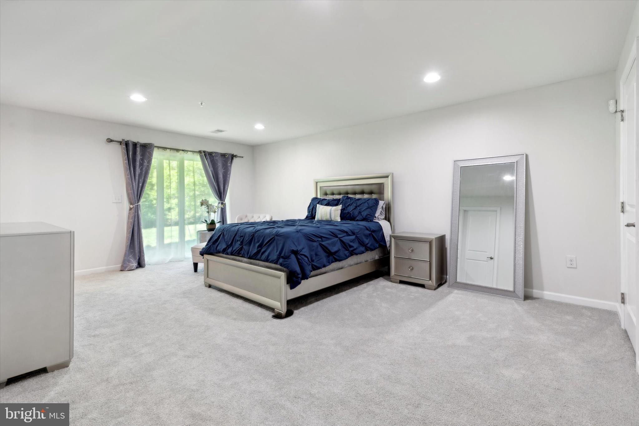 264 MacDonald Ave #20