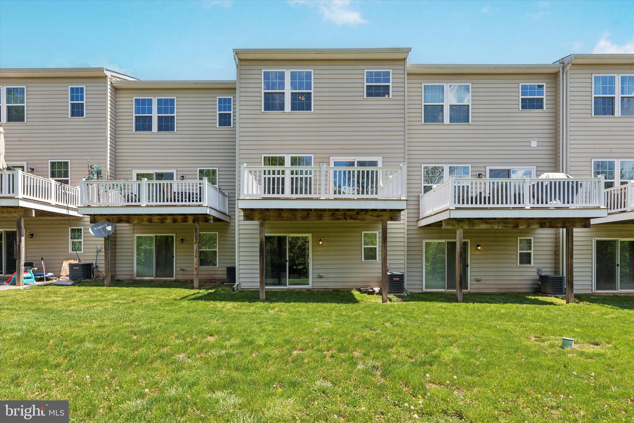 264 MacDonald Ave #20