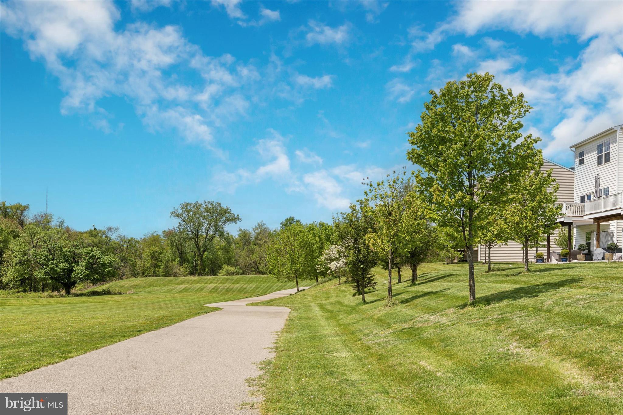 264 MacDonald Ave #20